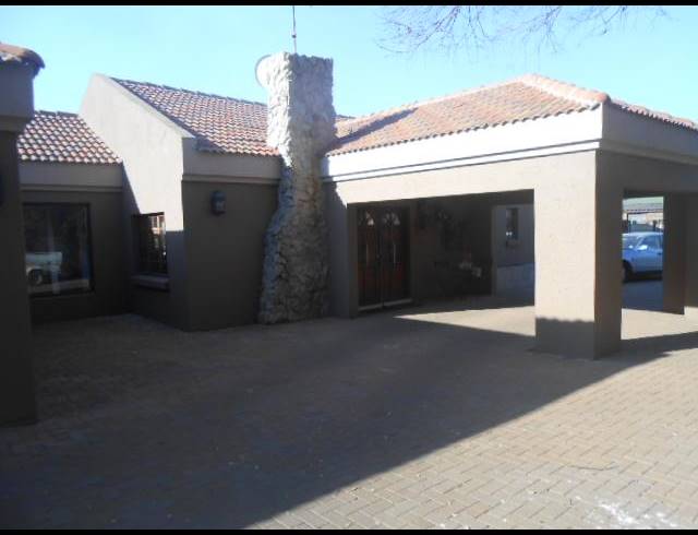4 BEDROOM HOUSE FOR SALE IN MEYERTON CENTRAL